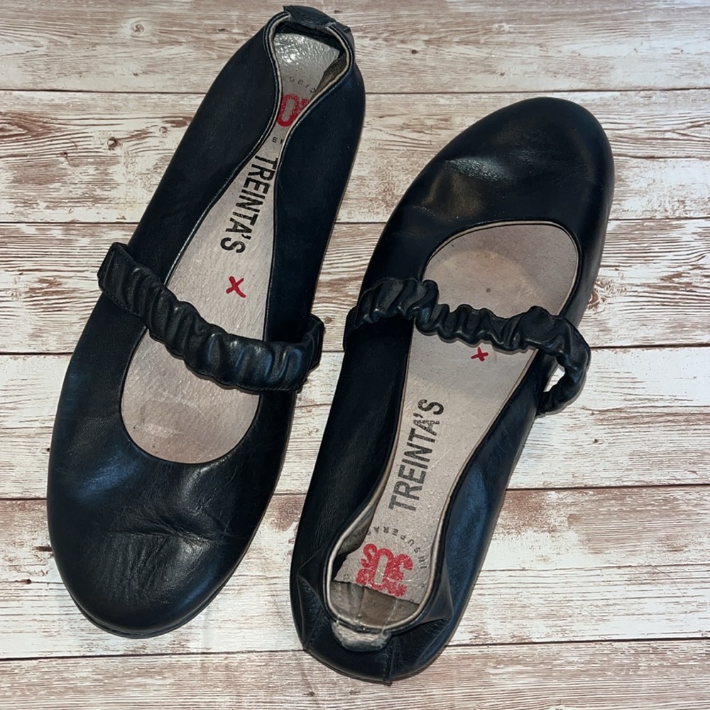 Treinta’s Black Leather Ballerina Flats Size 38